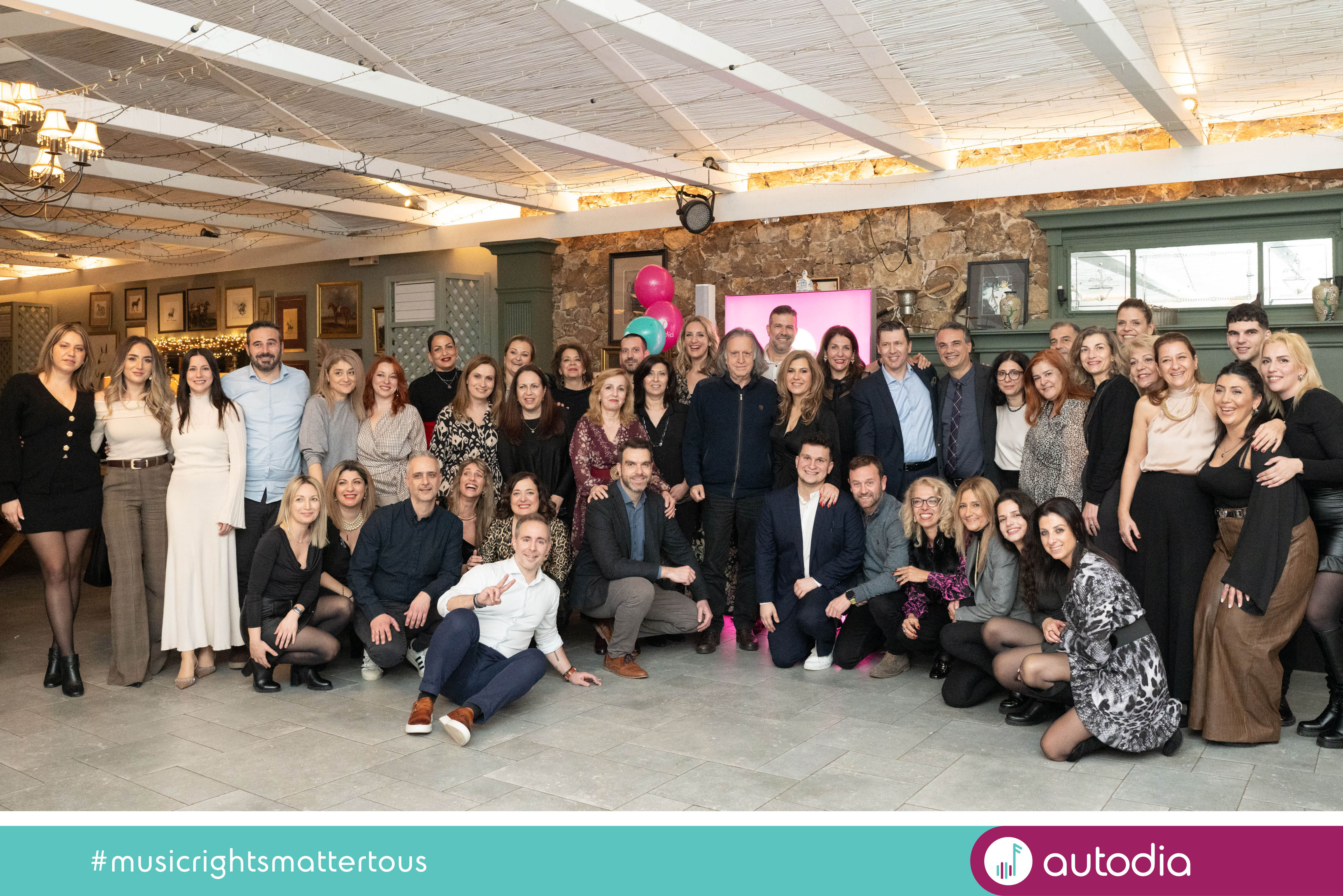 AUTODIA: New Year's Eve cake-cutting event 